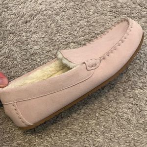 Light pink lands end slippers